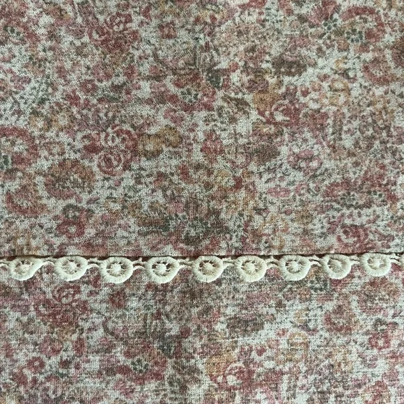 Lauren Conrad Floral Tank with Embroidery Detail Women’s Size Small - Picture 7 of 12